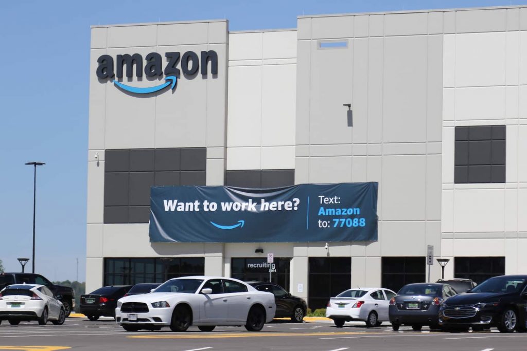 amazon warehouse workers in alabama allowed to vote on unionization labor board rules