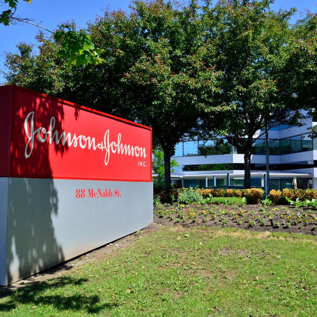 fda clears jjs robotic surgery system for total knee replacements scaled 1