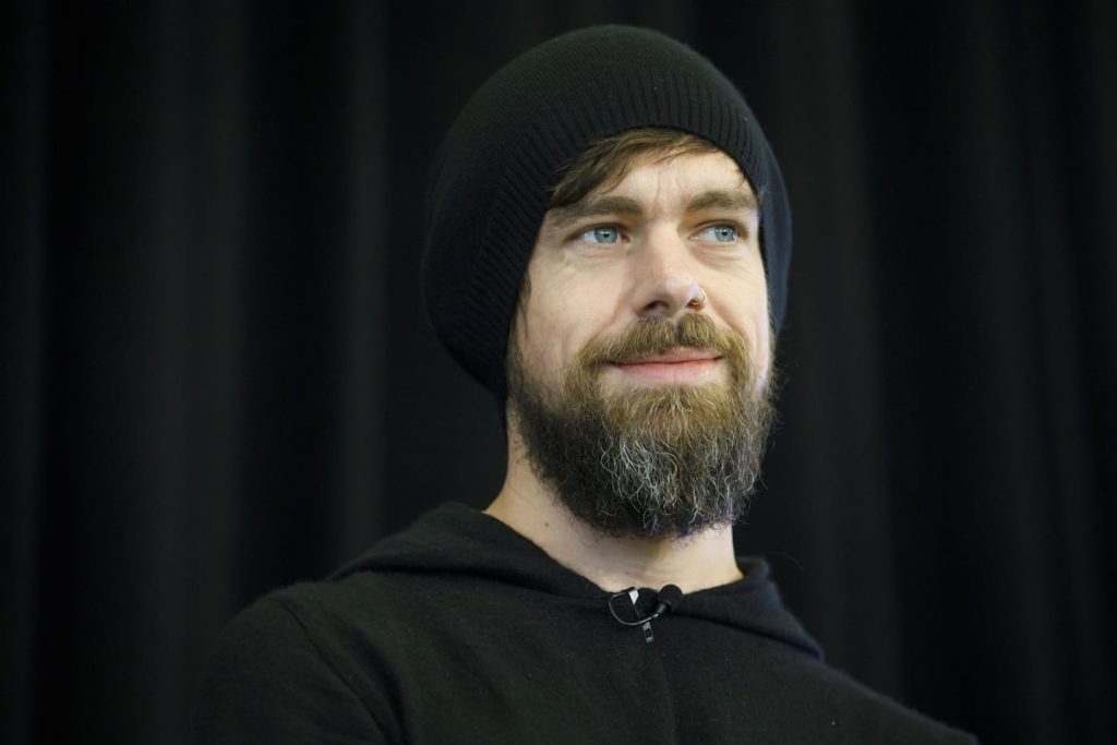hundreds of twitter employees sign letter asking jack dorsey to permanently suspend trumps account