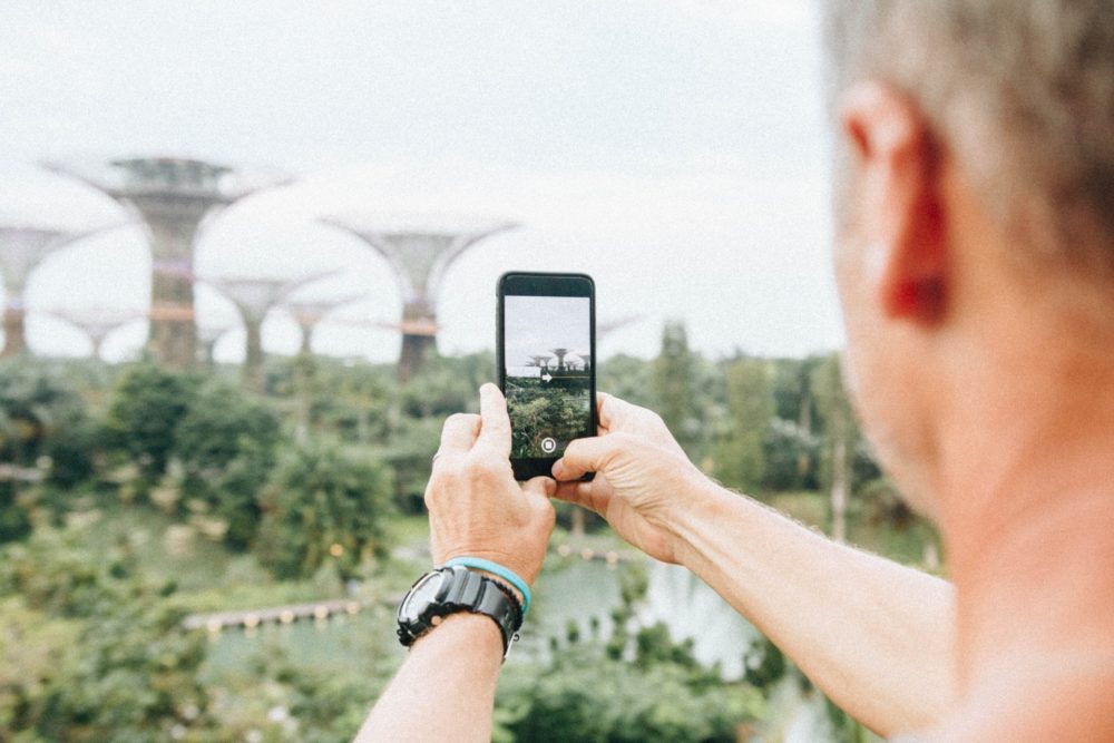 how to record hands free on snapchat