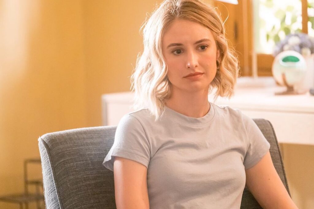 Meet Famous American Actress and Writer Caitlin Thompson